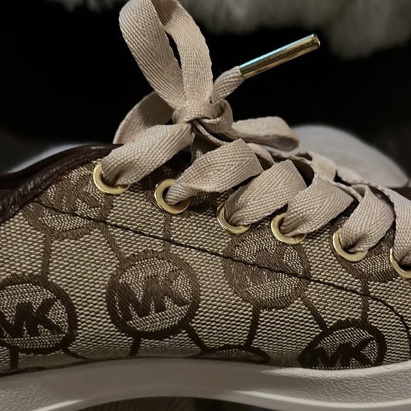 Michael Kors Shoes - NEW Michael Kors Brown Leather Logo Sneakers - SZ 8
